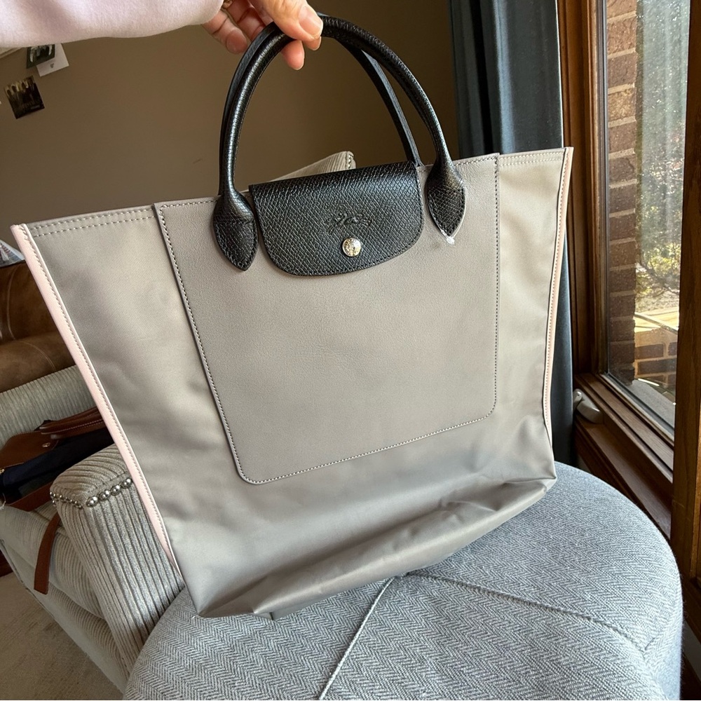 Longchamp Elegant Gray Tote Bag